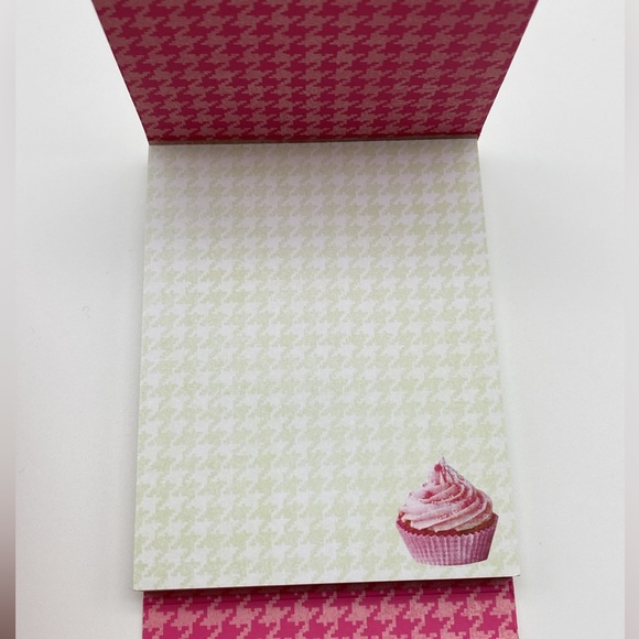 Decorative Mini Cupcake Decoration Notepad Magnetic Closure FREE W/ $36 purchase - Picture 11 of 11